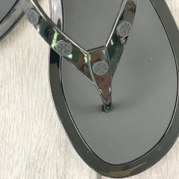 🎉🎉HP🎉🎉 Tory Burch Studded Logo Jelly Sandal - Picture 5 of 8
